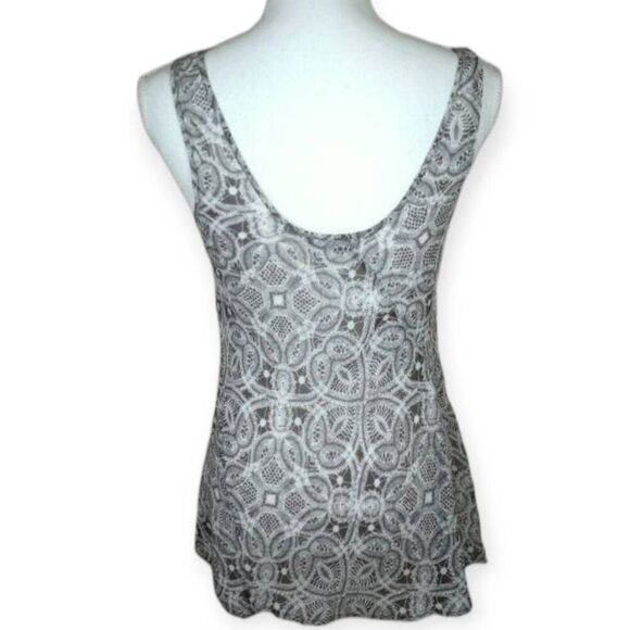 EXPRESS BLACK & WHITE ASYMMETRICAL HEM EMBELLISHED SHEER CAMI SZ.S EUC. - Picture 5 of 8